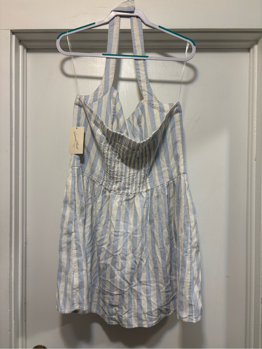 Women's halter dress - Picture 3 of 5